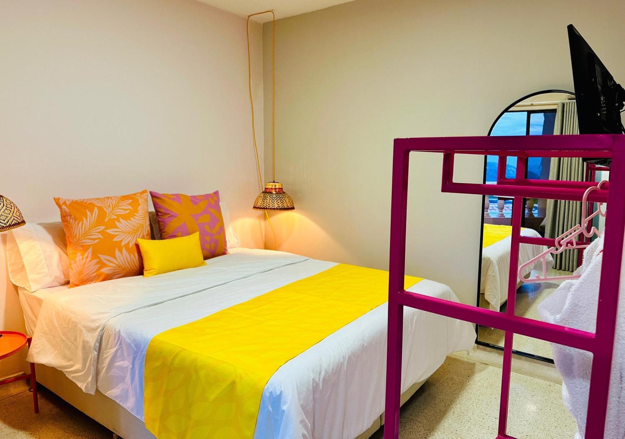Del Tropico Hotel 索佩特兰 外观 照片