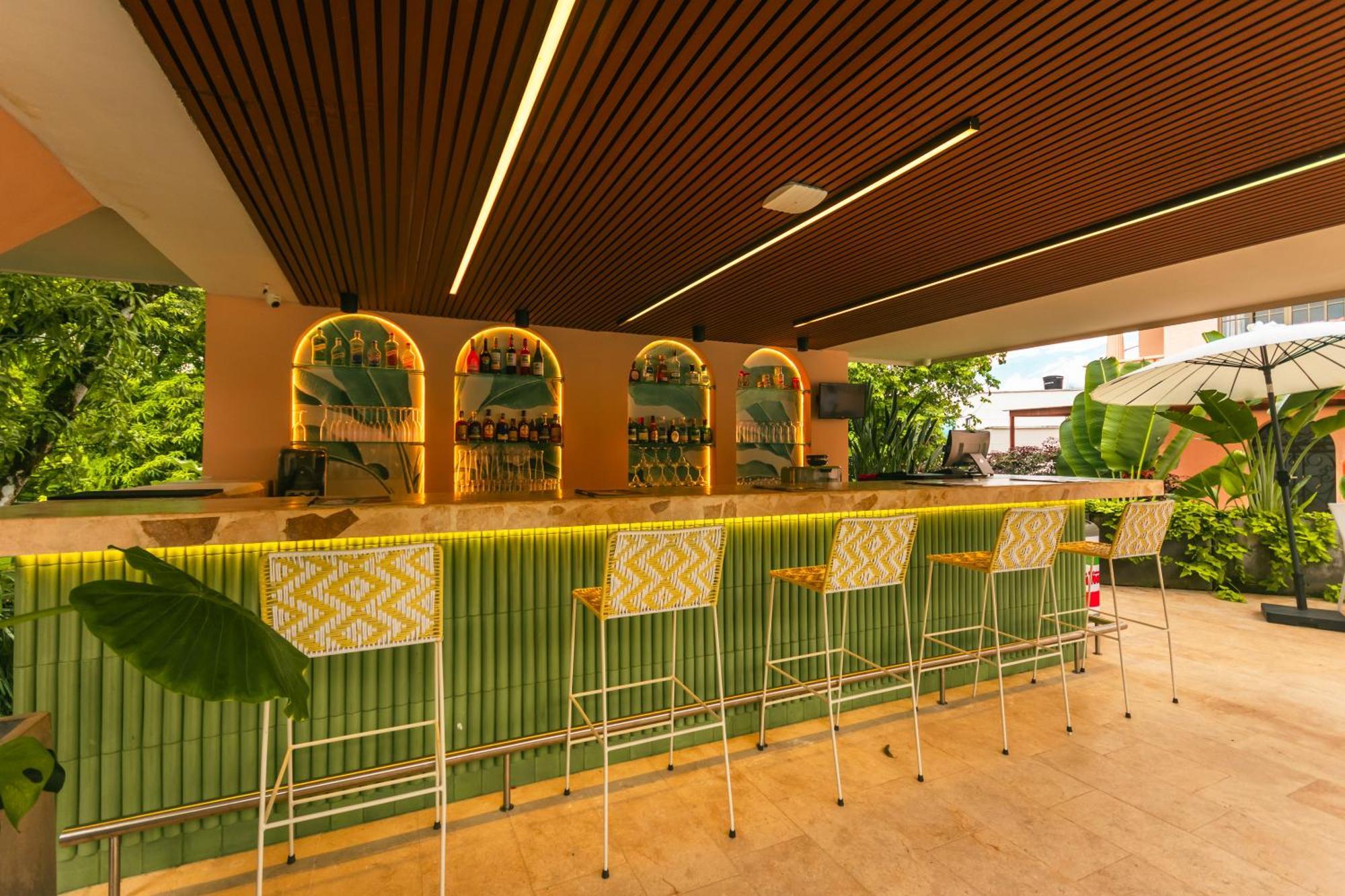 Del Tropico Hotel 索佩特兰 外观 照片