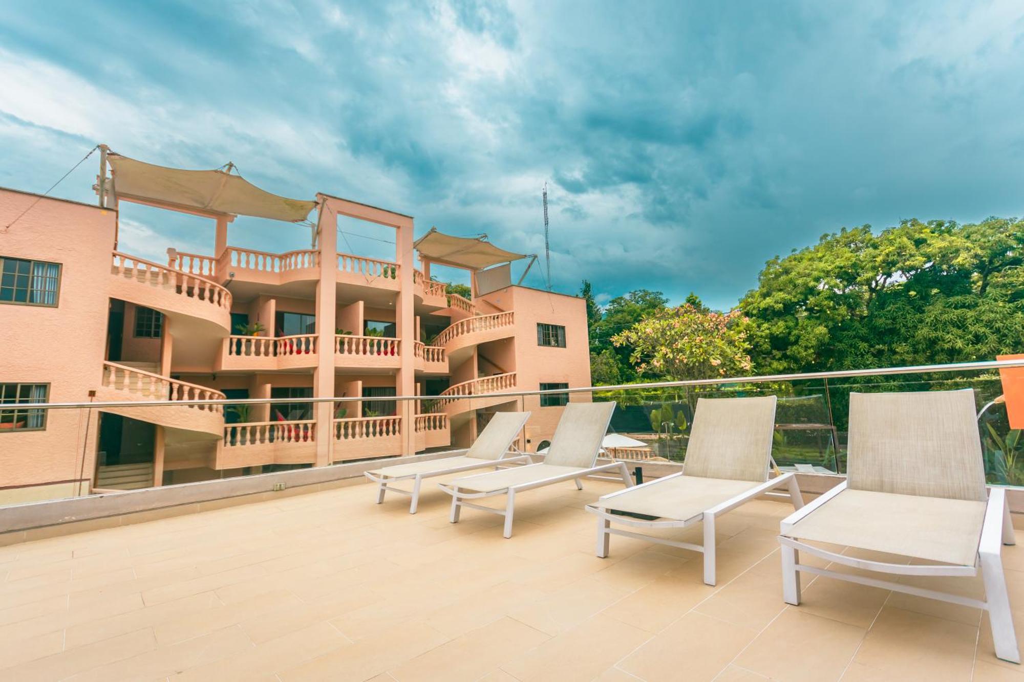 Del Tropico Hotel 索佩特兰 外观 照片